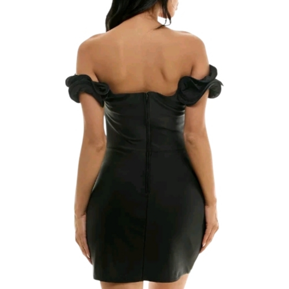 B Darlin Juniors' Ruffled Black Off-The-Shoulder Bodycon Dress 3/4 - Picture 8 of 8